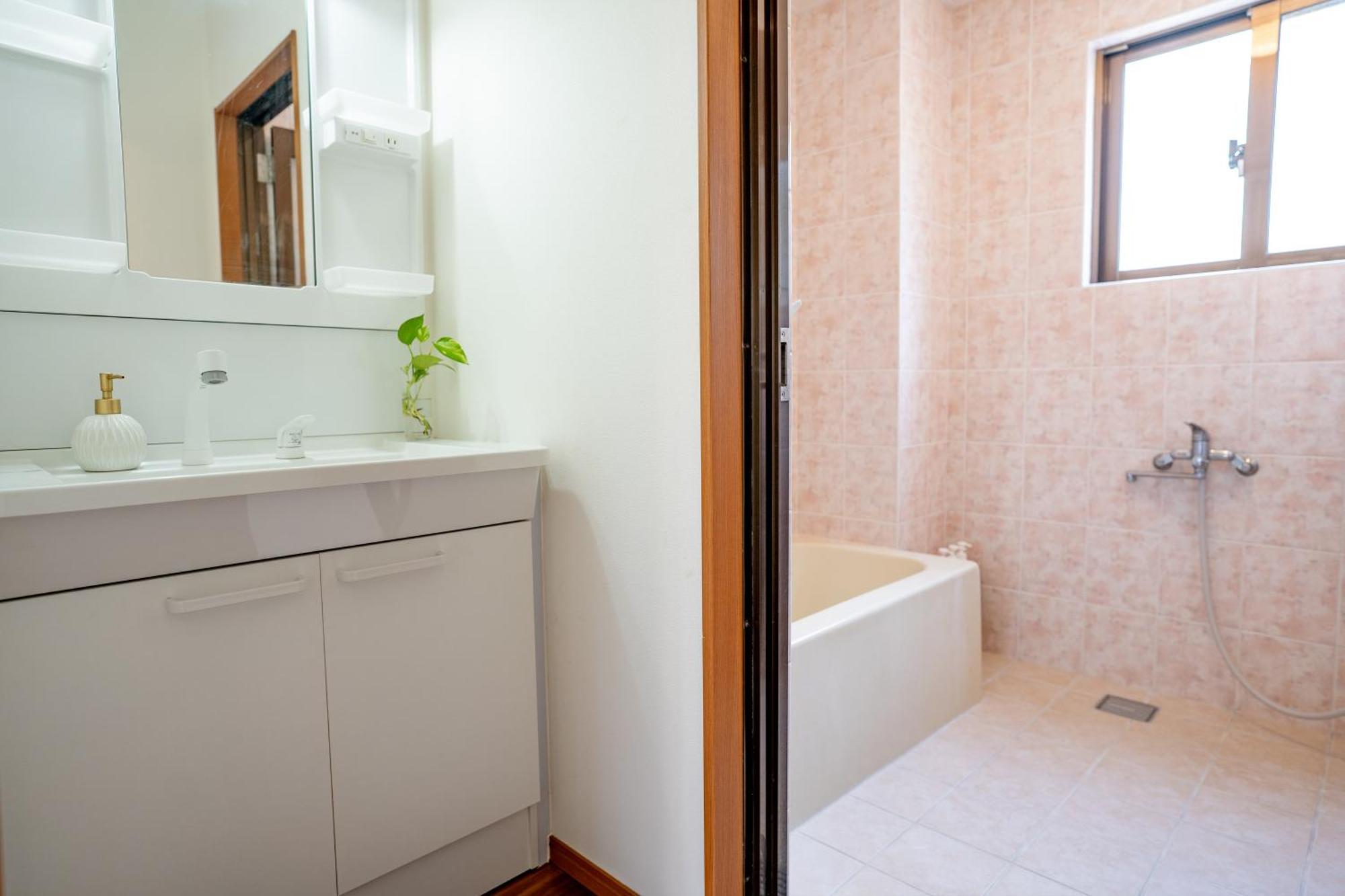 ペンションパシフィカ古宇利 Villa Kui Exteriör bild