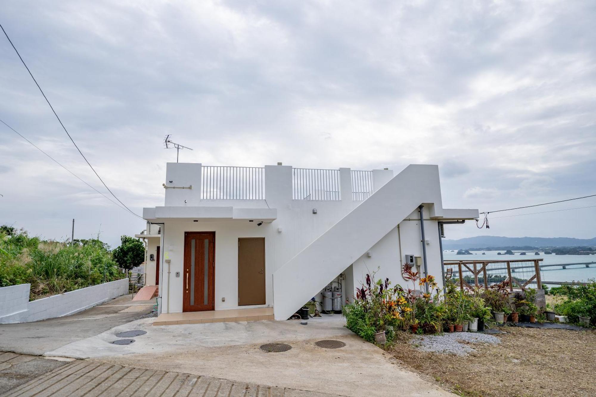 ペンションパシフィカ古宇利 Villa Kui Exteriör bild
